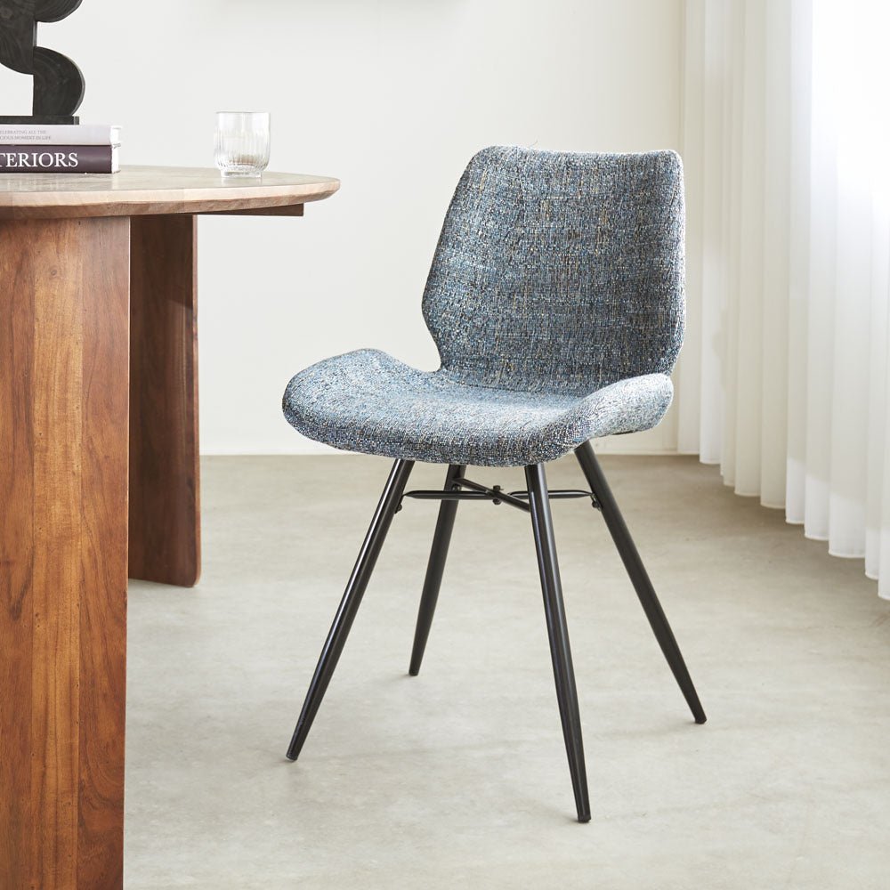 Chaise de salle à manger Beau chenille Dimehouse Bleu LxlxH 72x68x50 Tissu Photo d'ambiance vue de face en diagonale