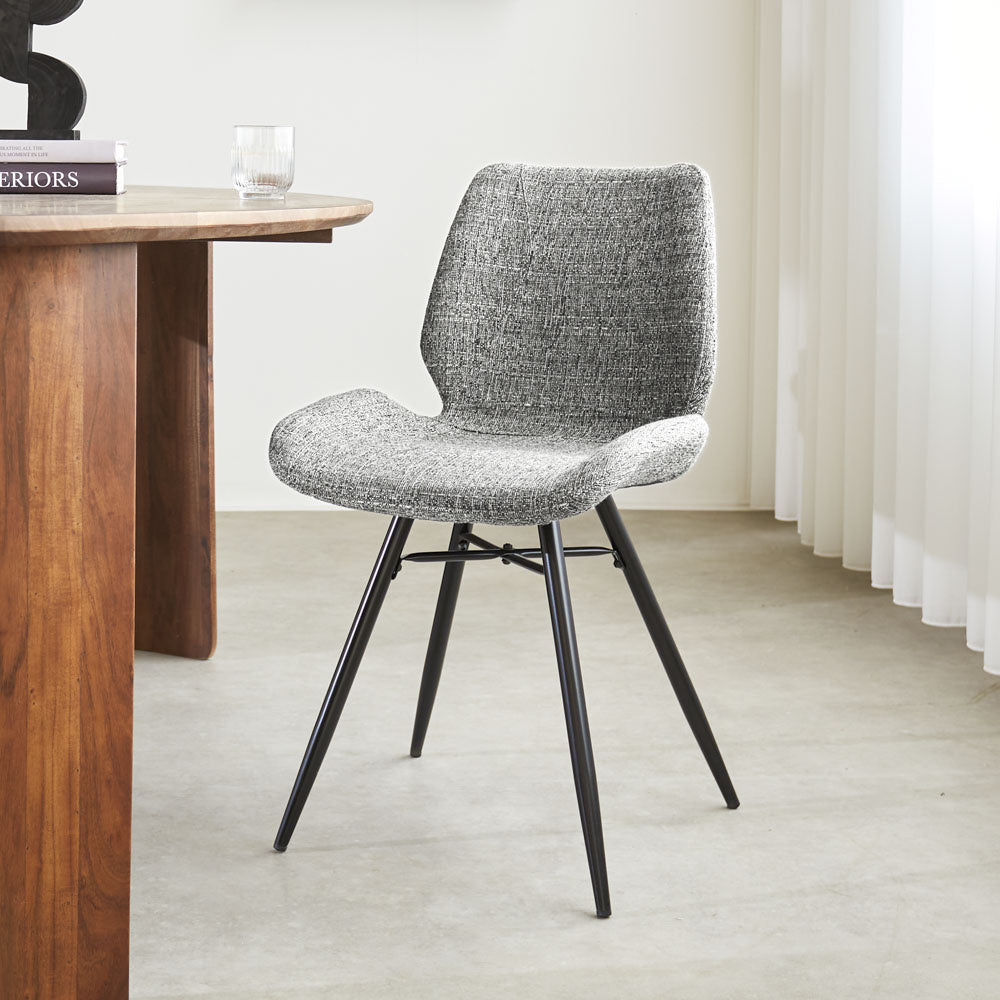 Chaise de salle à manger Beau chenille Dimehouse Gris LxlxH 72x68x50 Tissu Photo d'ambiance vue de face diagonale