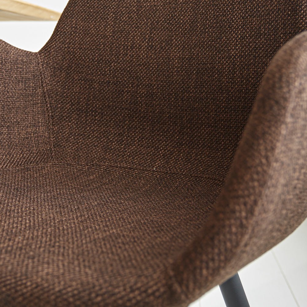 Chaise de salle à manger Mick Dimehouse Marron LxlxH 64x62x59 Tissu Détail photo d'ambiance