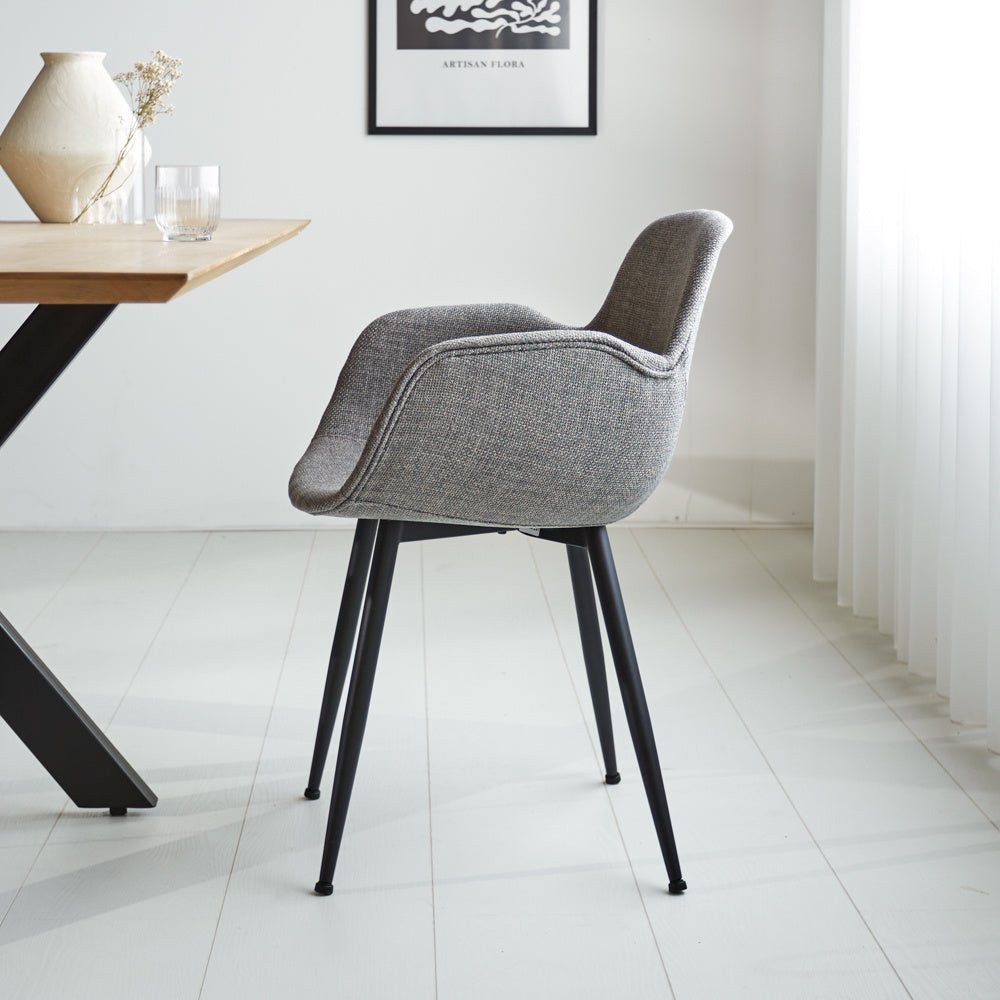 Chaise de salle à manger Mick Dimehouse Gris LxlxH 64x62x59 Tissu Photo d'ambiance vue latérale