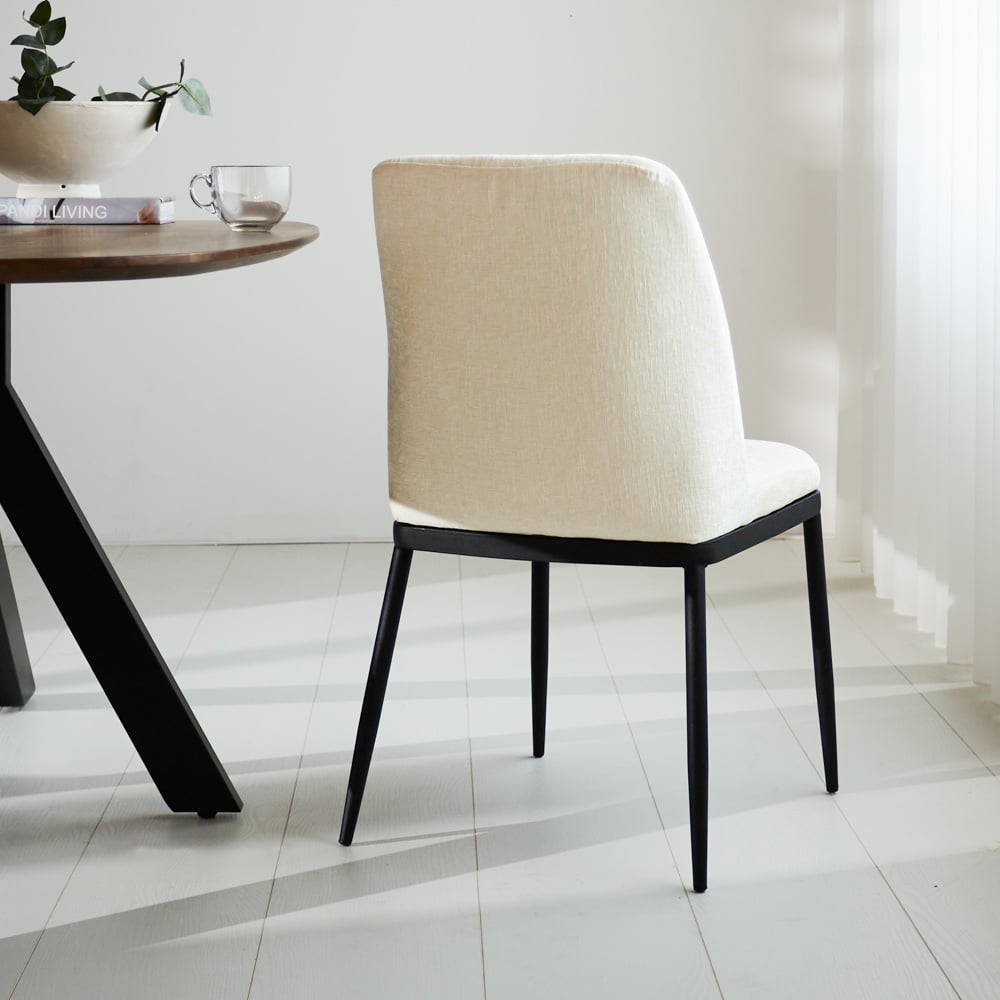 Chaise de salle à manger Noli Chenille Dimehouse Blanc LxlxH 73x65x53 Tissu Photo d'ambiance vue arrière diagonale
