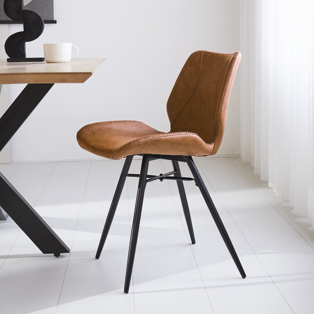 Chaise de salle à manger Beau cuir artificiel Dimehouse Cognac LxlxH 72x68x50 Simili cuir Photo d'ambiance vue latérale