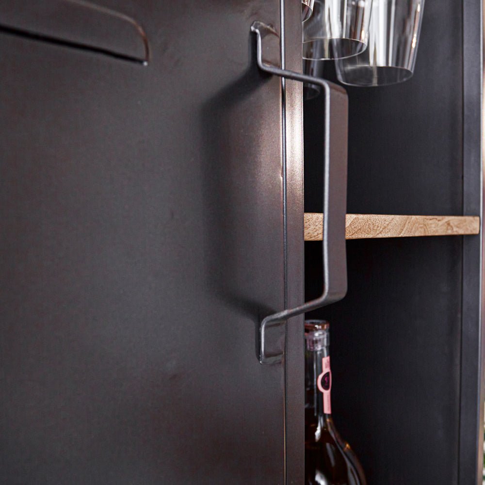 Cave à vin Néron Dimehouse Marron LxlxH 183x72x42 Bois de manguier Détail de la photo d'ambiance