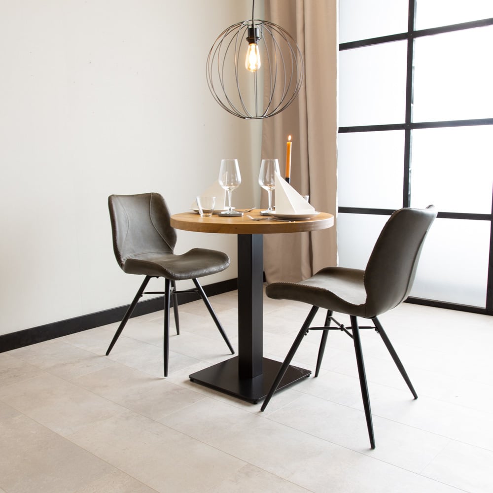 Table à manger Table de bistro Ronde Dimehouse Marron LxlxH 86x86x7 Bois de manguier Photo atmosphérique, vue de face oblique, réglage du coin