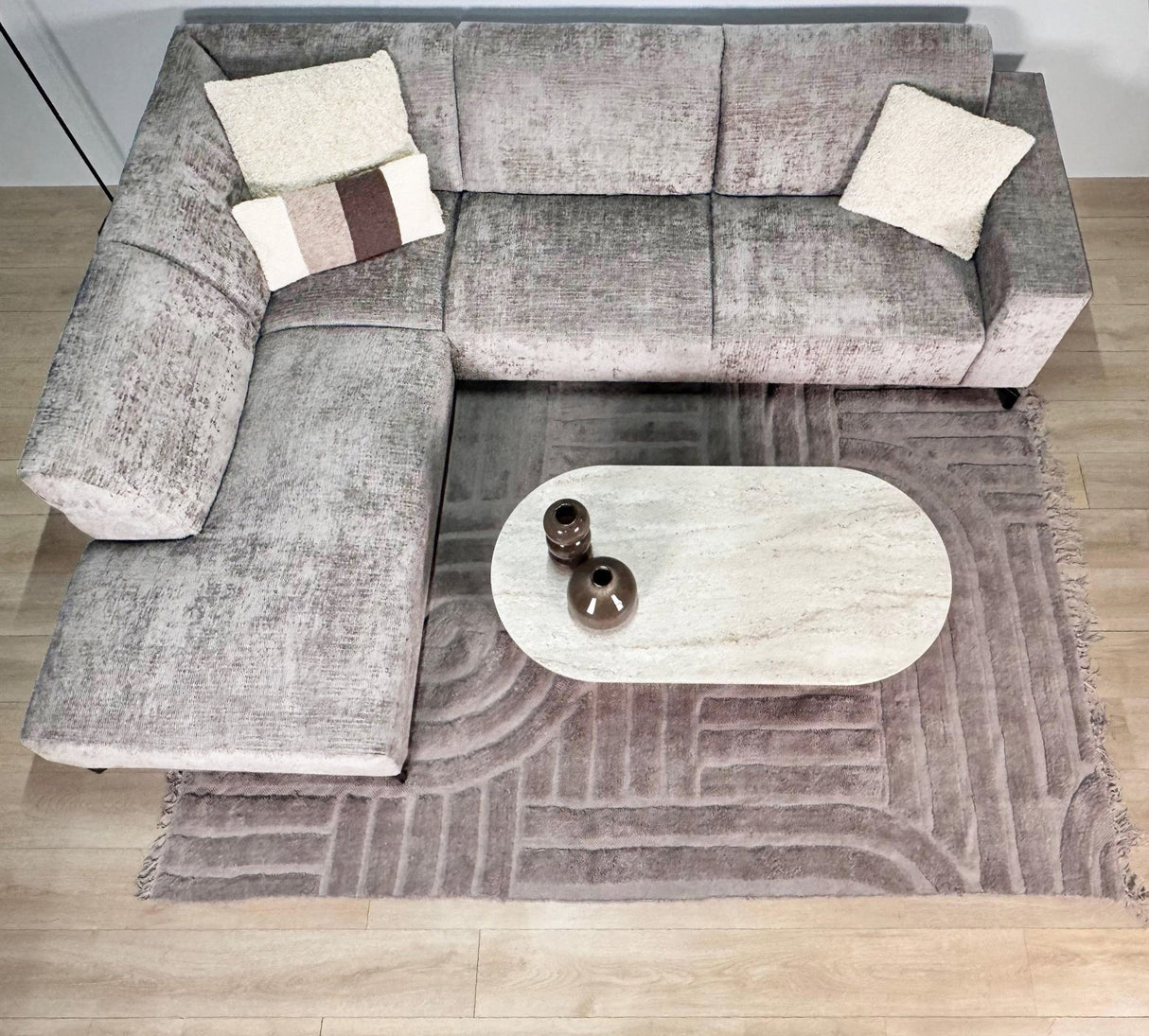 Canapé d'angle avec chaise longue en velours chenille taupe Manon - gauche