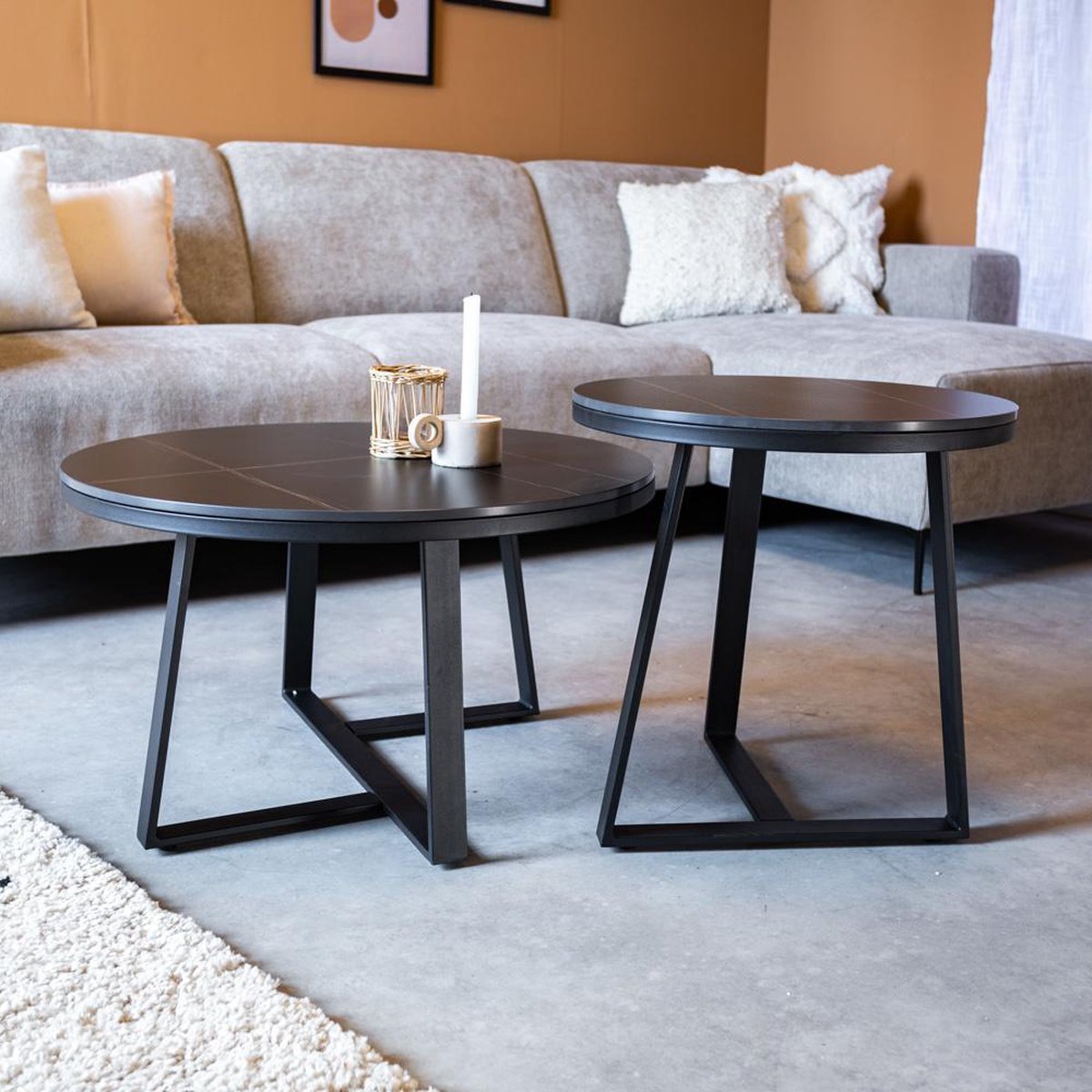 Ensemble de 2 tables basses Tanner rondes en marbre noir