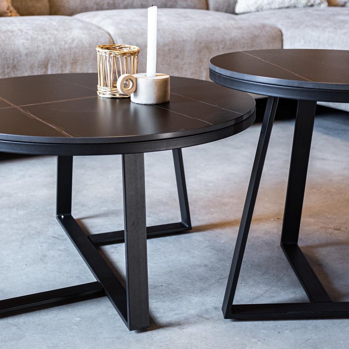 Ensemble de 2 tables basses Tanner rondes en marbre noir