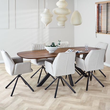 Stijlvol tafelen: De perfecte eetkamerstoelen met armleuning voor optimaal comfort