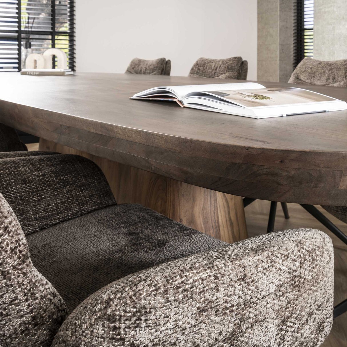 Table à manger ovale en teck Deens Alo 300x120 cm 