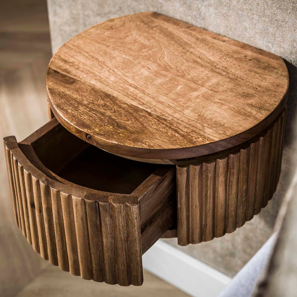 Table de chevet flottant Curve rond 1-tiroir Bois de manguier sable 