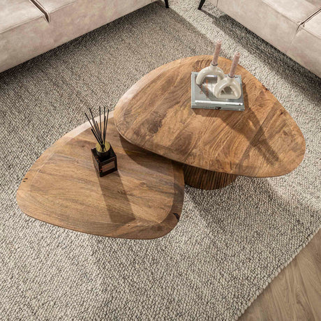 Ensemble de 2 tables basses en mango massif en forme de triangle Mango Cove 