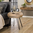Table de chevet Jasmine DH Intérieur Mangue LxlxH 56x41x30 Bois de manguier Photo d'ambiance vue de face diagonale