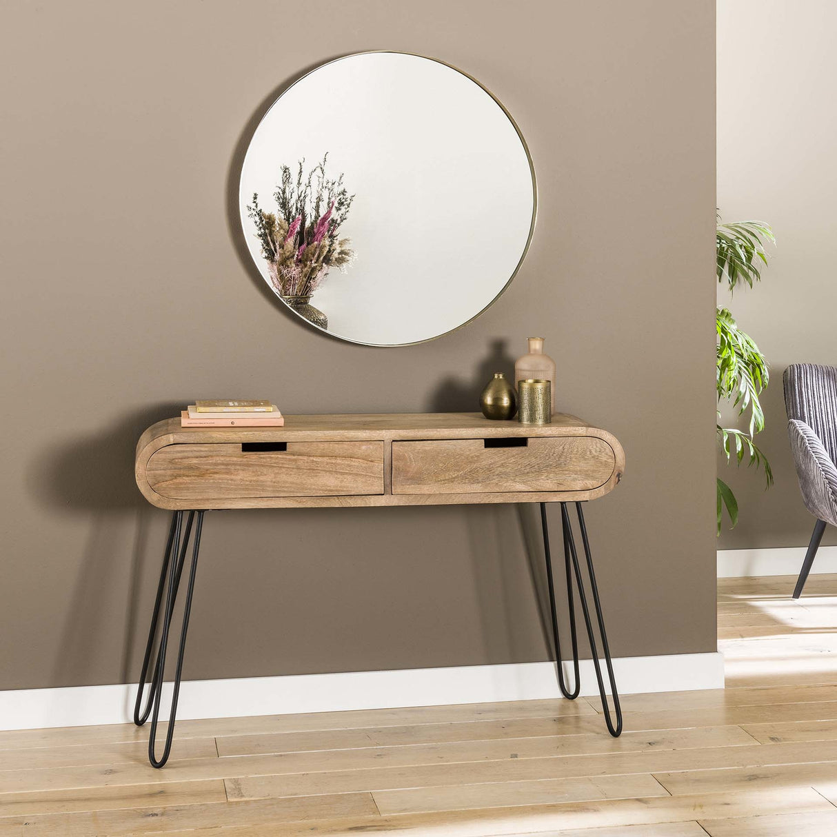 Coiffeuse Jasmine DH Interior Mango LxPxH 124x35x28 Bois de manguier Photo d'ambiance vue de face