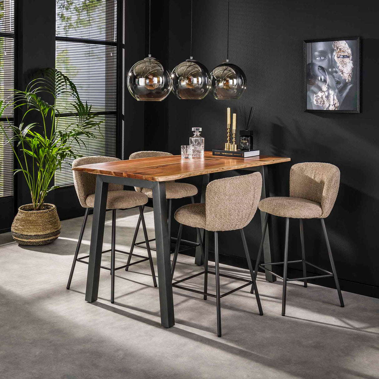 Table de bar industrielle Aberdeen en bois d'acacia forme de tronc d'arbre 147x80