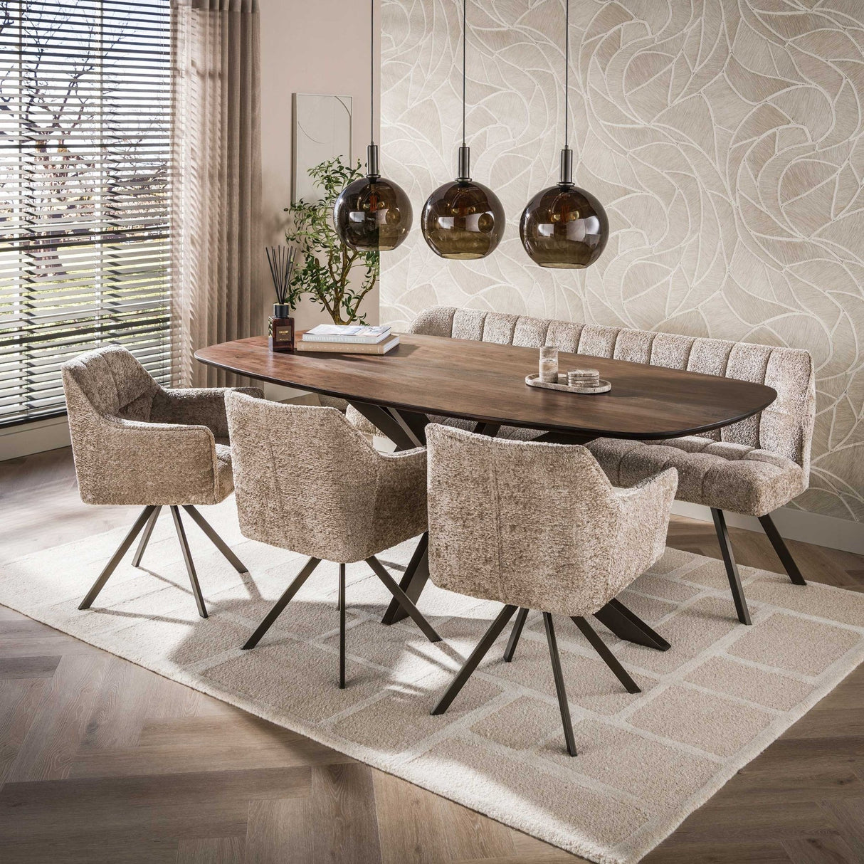 Table à manger ovale danoise en bois d'acacia massif marron noyer Tavon 215x105 cm