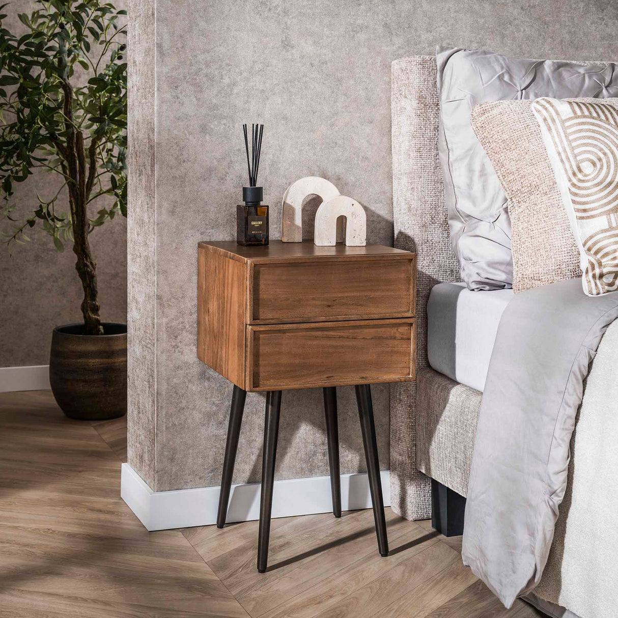 Table de chevet Lio – Acacia Drift Brown – 2 tiroirs 