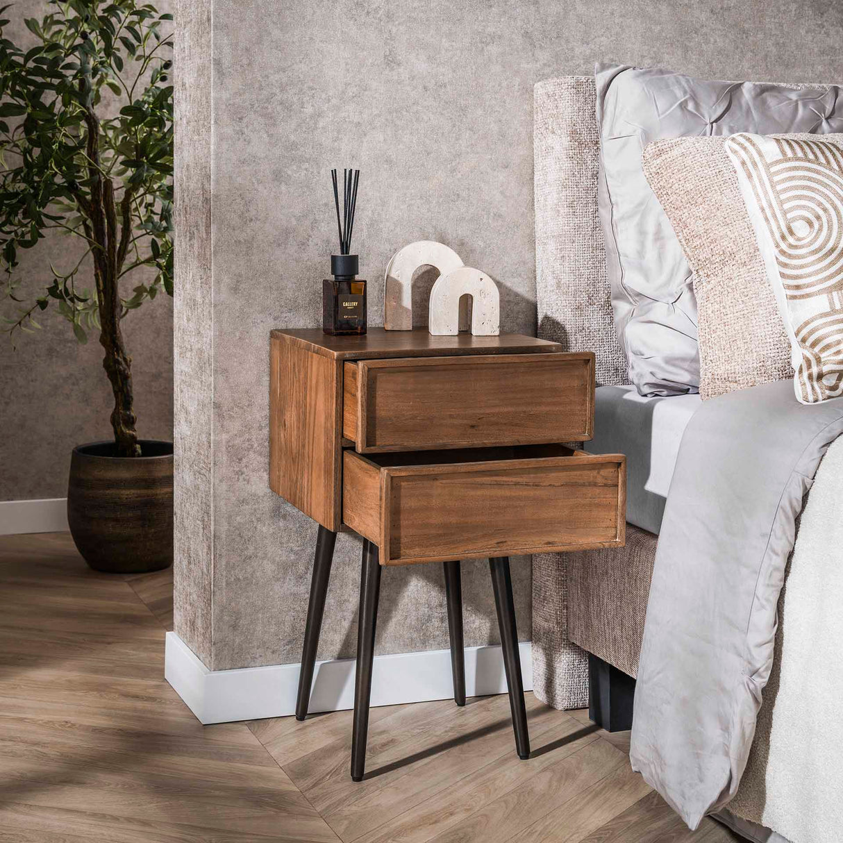 Table de chevet Lio – Acacia Drift Brown – 2 tiroirs 