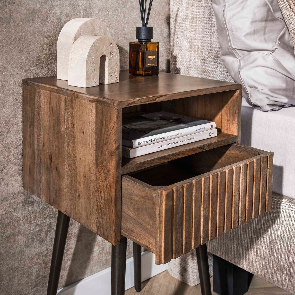 Table de chevet Dex en bois d'acacia Drift Brown - 1 tiroir 