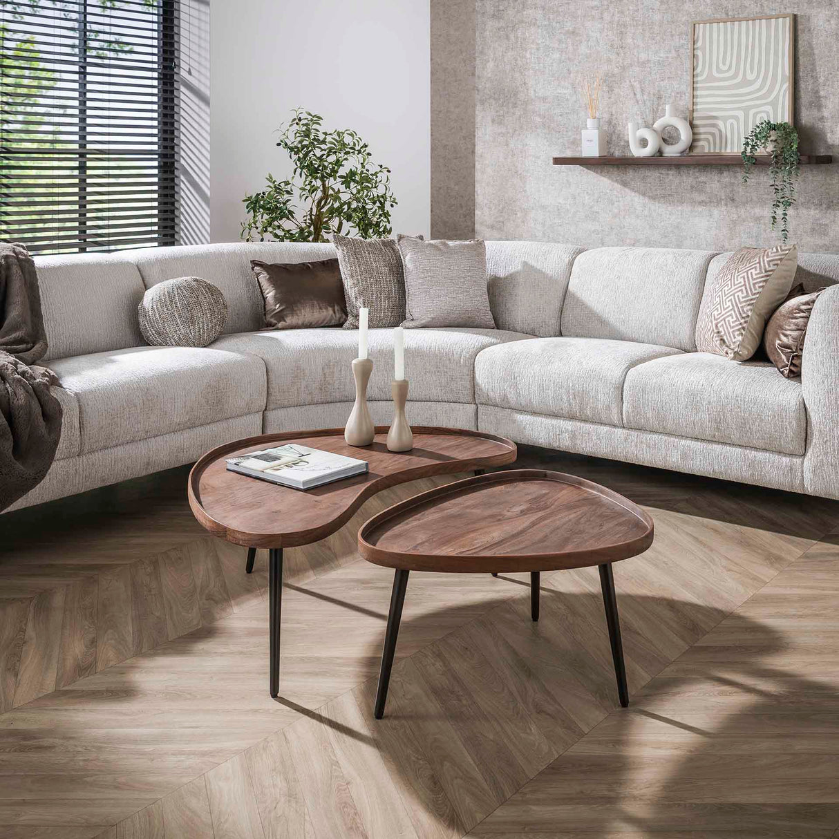 Ensemble de tables basses Kira – Bois d'acacia organique brun (Ensemble de 2) 