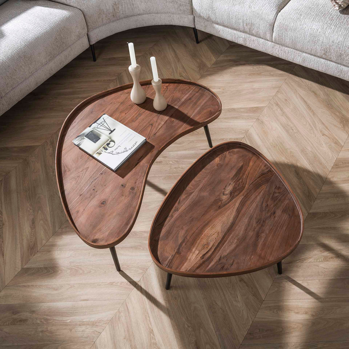 Ensemble de tables basses Kira – Bois d'acacia organique brun (Ensemble de 2) 