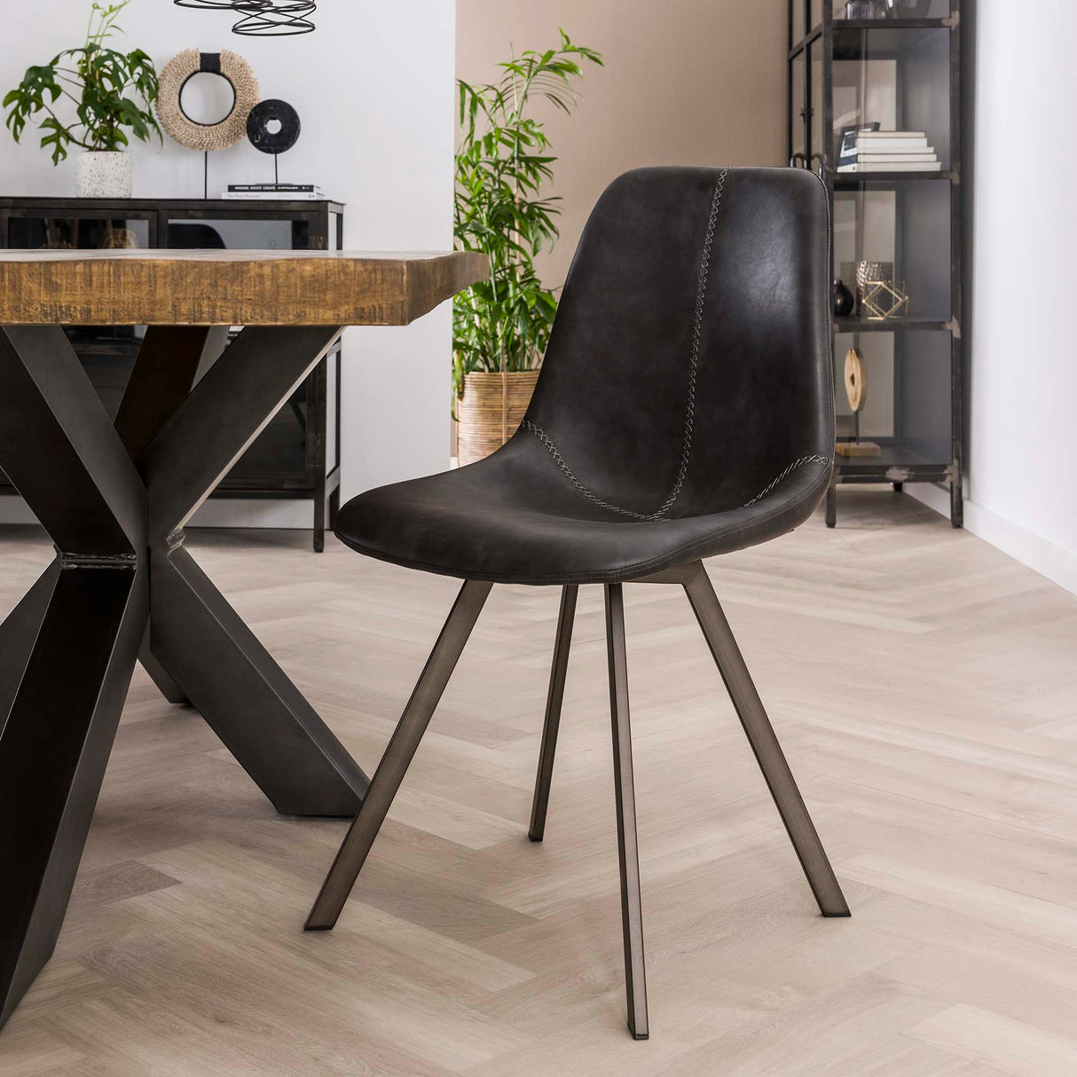 Chaise de salle à manger Zwart Siena Saddle PU Similicuir 
