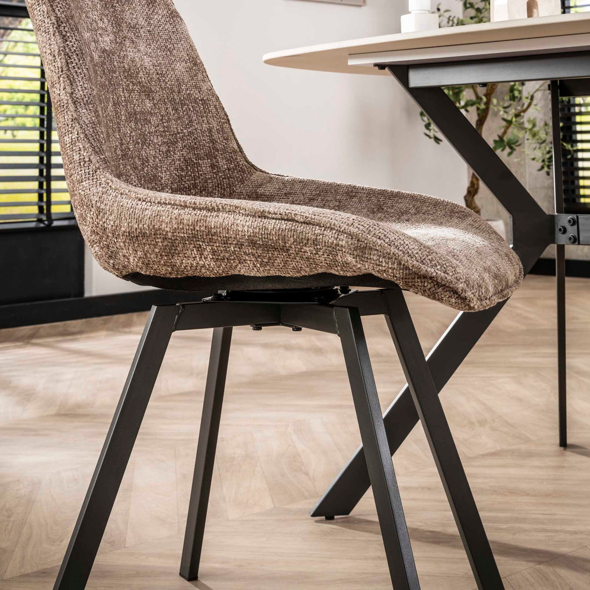 Ensemble de 4 chaises de salle à manger Riviera Rich champagne pivotantes 