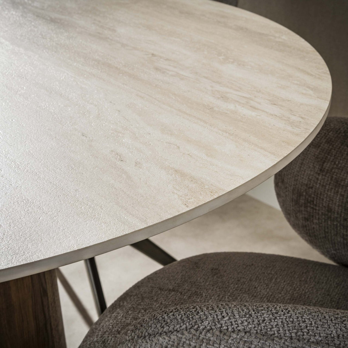 Table à manger ronde Jimi Ø120 cm céramique travertin beige