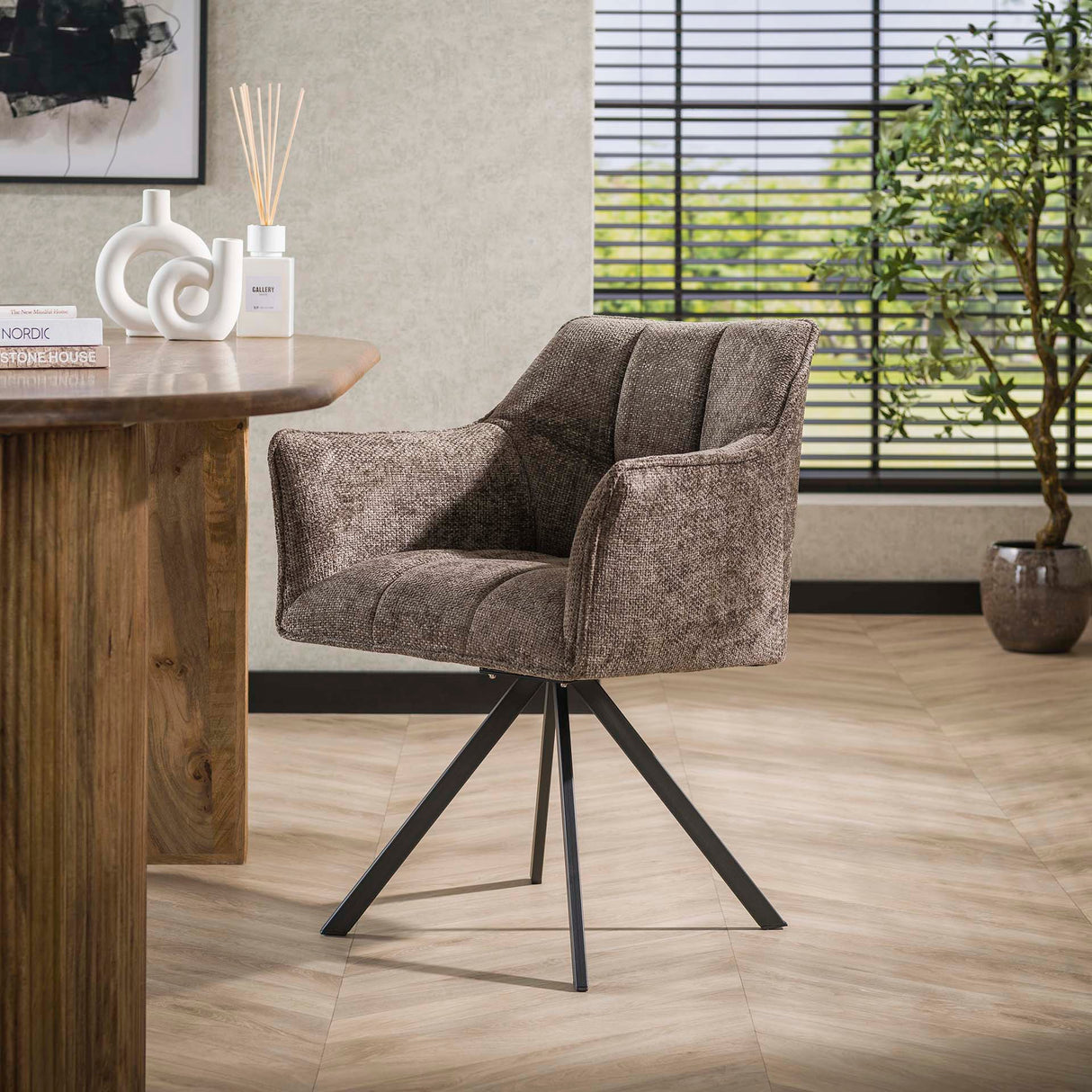 Chaise de salle à manger Lino en chenille, riche taupe, pivotante 