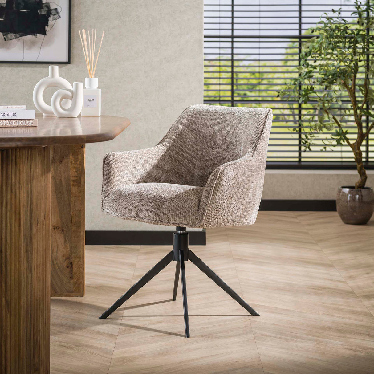 Chaise de salle à manger Chia Rich Tissu Sable Pivotante 