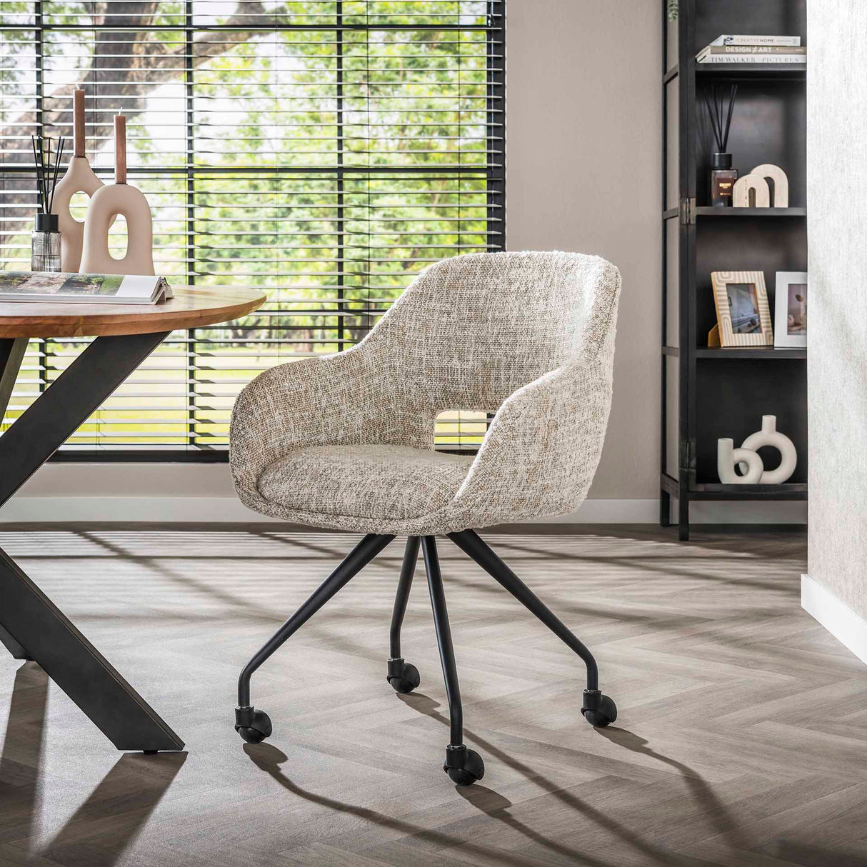 Chaise de salle à manger avec roulettes Springo pivotante en tissu Eagle Crème 