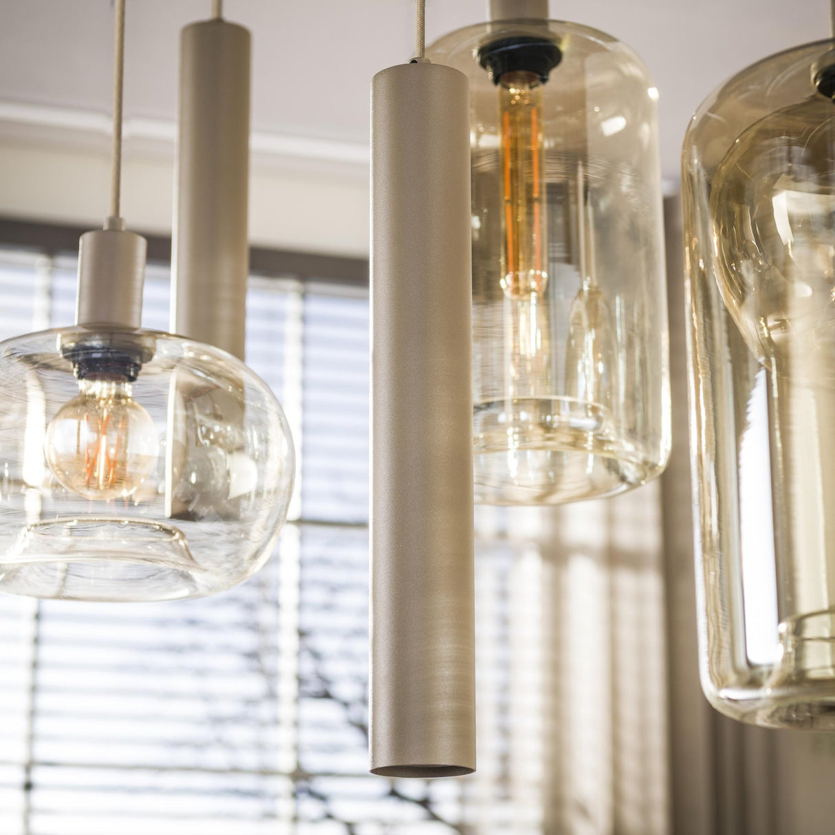Lampe à suspension Sera 7 lumières métal beige verre ambré