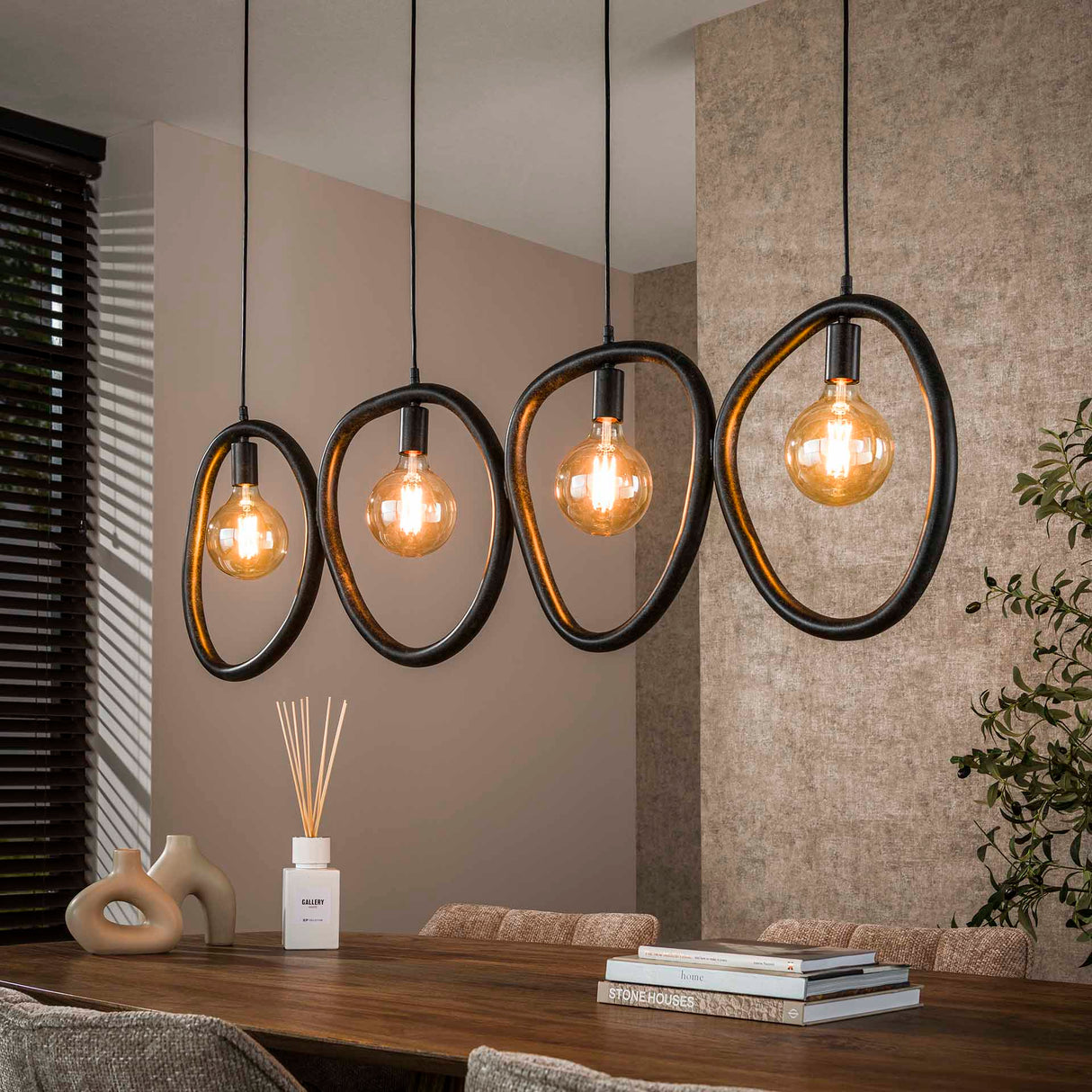 Suspension Nova 4 lumières Noir Métal 140 cm 
