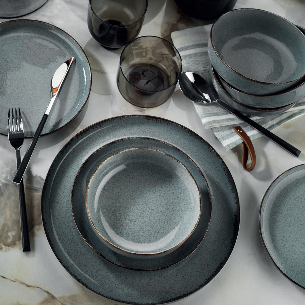 MOD18Y2730P01 - Bleu 100% PORCELAINE
