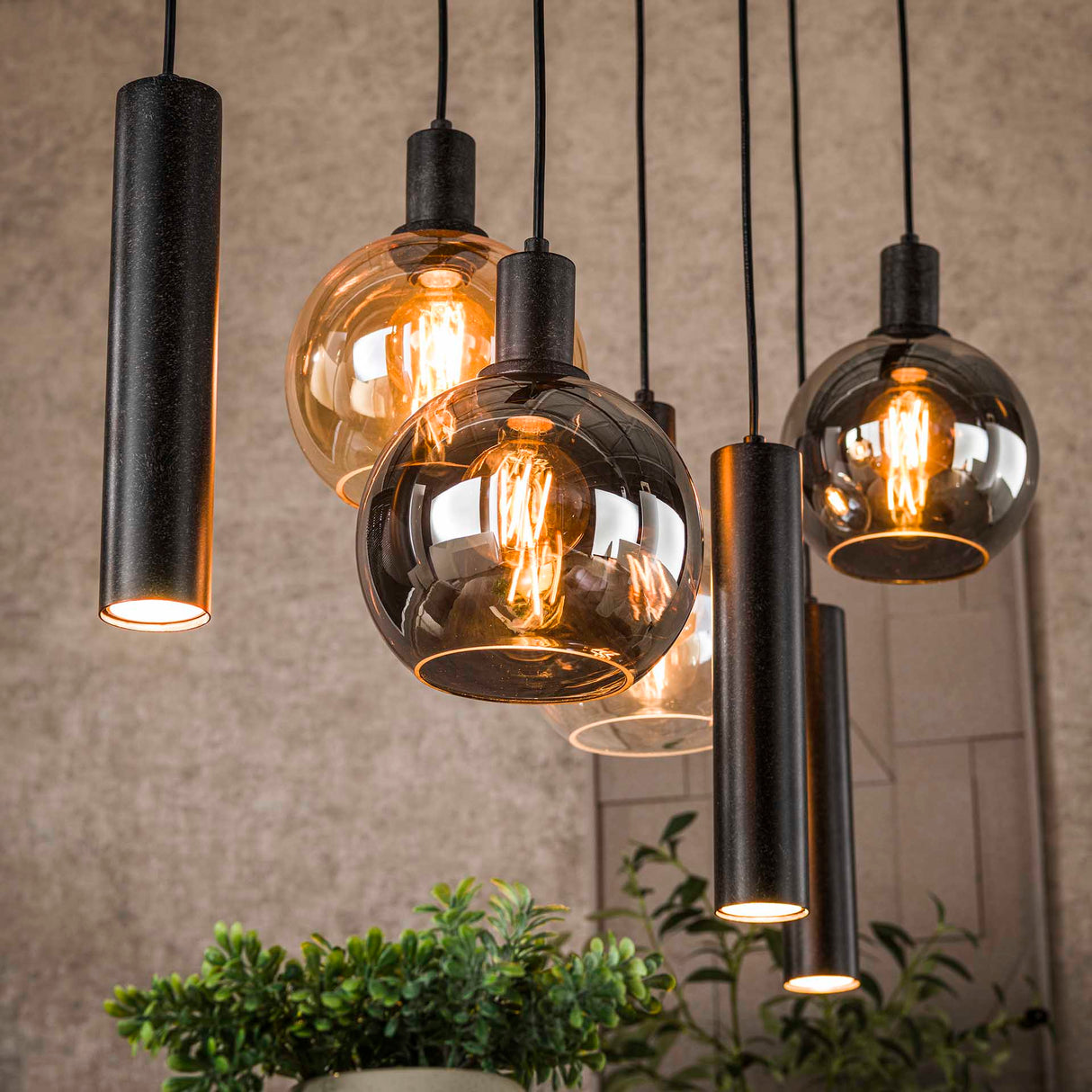 Suspension Orion 7 lumières – Métal Noir – 110 cm 