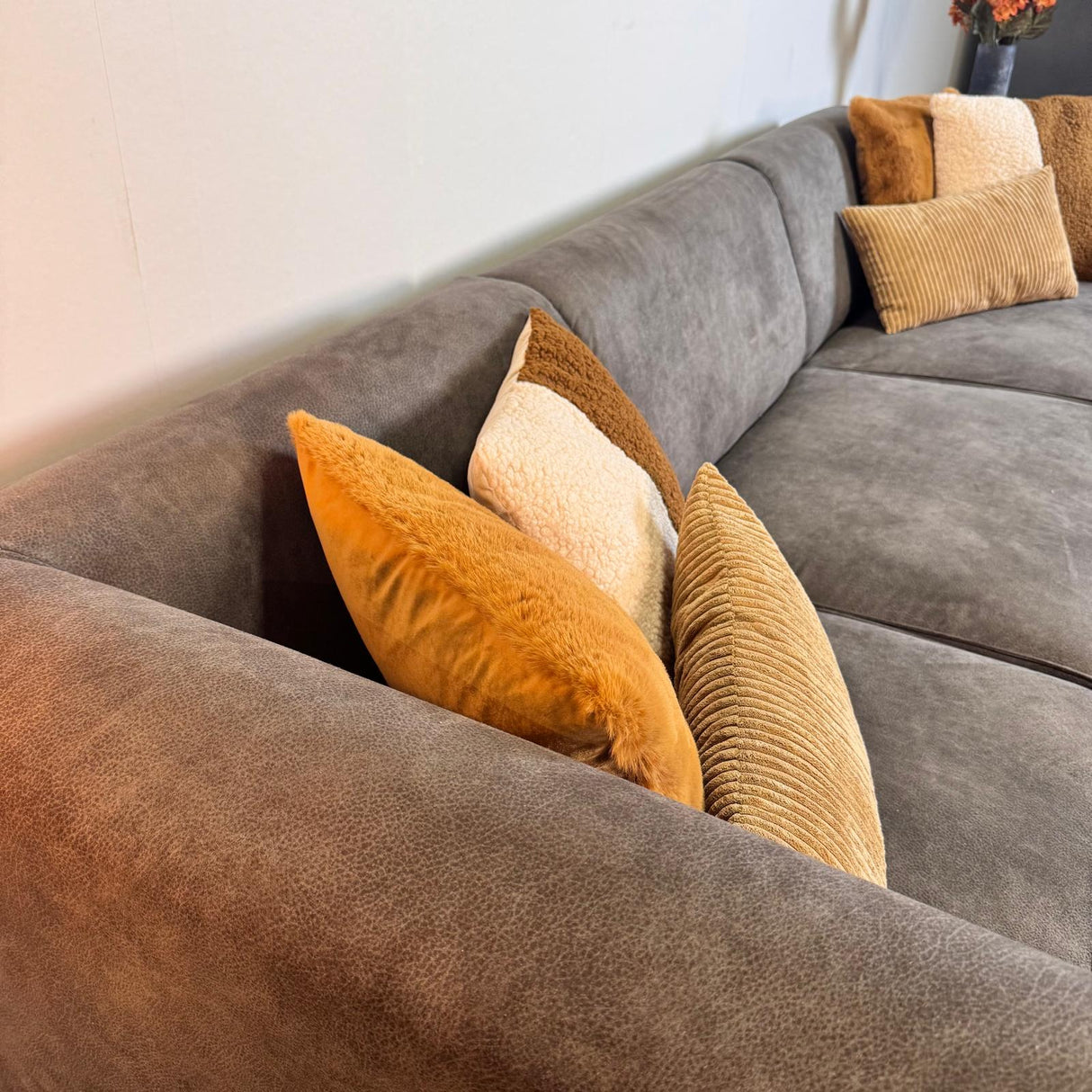 Canapé d'angle industriel en éco-cuir anthracite Brisbane - gauche 