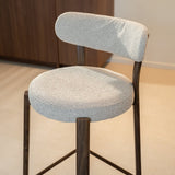 Tabourets de bar-Chaise de bar bouclé couleur sable Aiko - structure aspect noyer - Japandi-Dimehouse