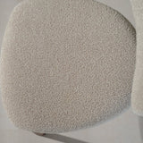 Chaises de salle à manger-Japandi Chaise de salle à manger Miyo Bouclé Couleur sable - Structure aspect noyer-Dimehouse