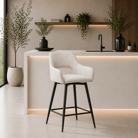 Tabouret de bar rotatif en tissu beige Skye - Hauteur d'assise 67 cm - Avec accoudoirs 