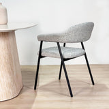 Ensemble de meubles complet : Table à manger Lea en pierre frittée aspect marbre travertin - cadre en noyer + 4 chaises de salle à manger Lisa en bouclé gris 
