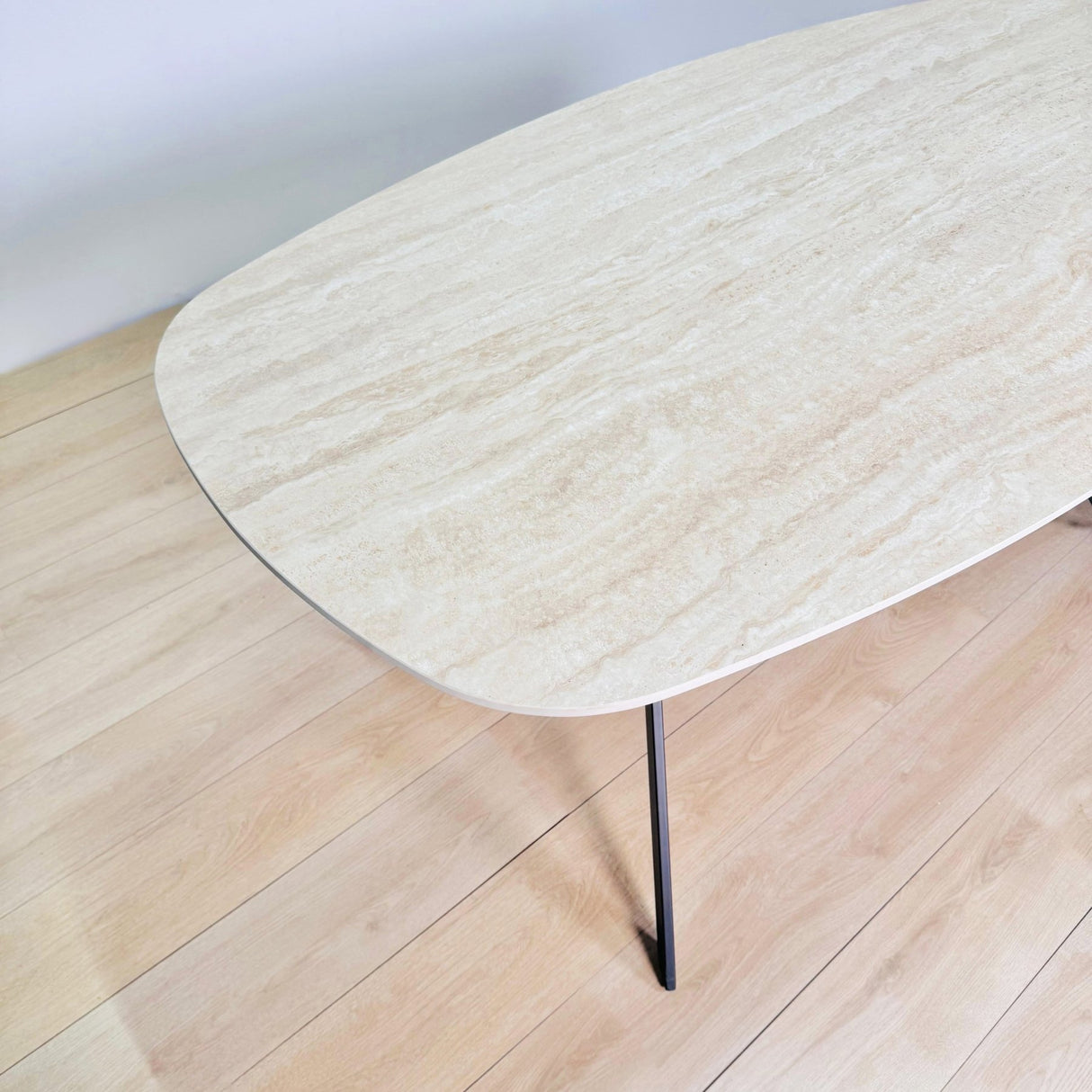 Table à manger Vesta Danois Ovale Céramique Aspect Travertin 180 cm 