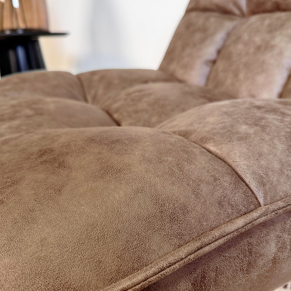 Fauteuil pivotant Yuki Cognac en cuir écologique pivotant à 360° 