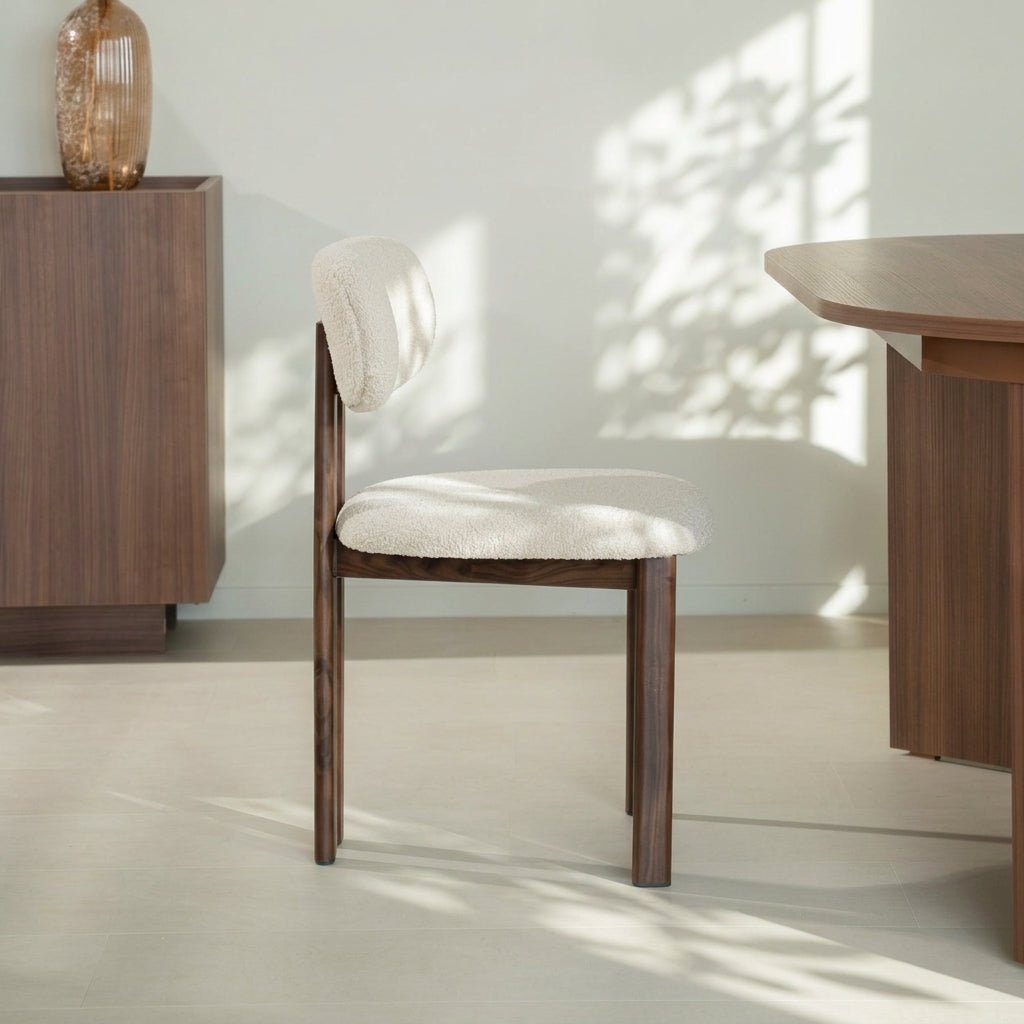 Eetkamerstoelen-Japandi Eetkamerstoel Miyo Bouclé Beige - Walnootlook Frame-Dimehouse