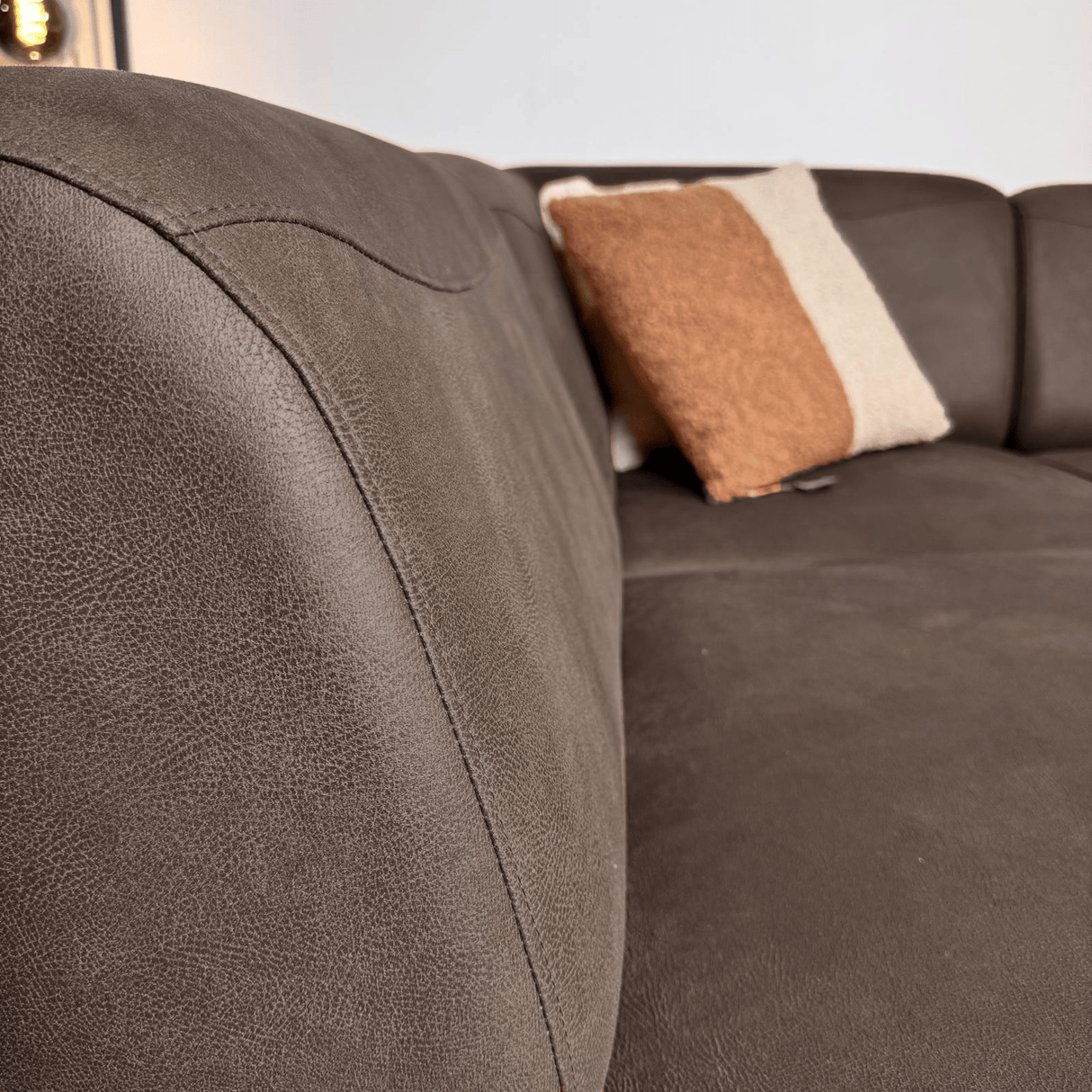 Canapé d'angle Barin anthracite robuste en cuir écologique à gauche 