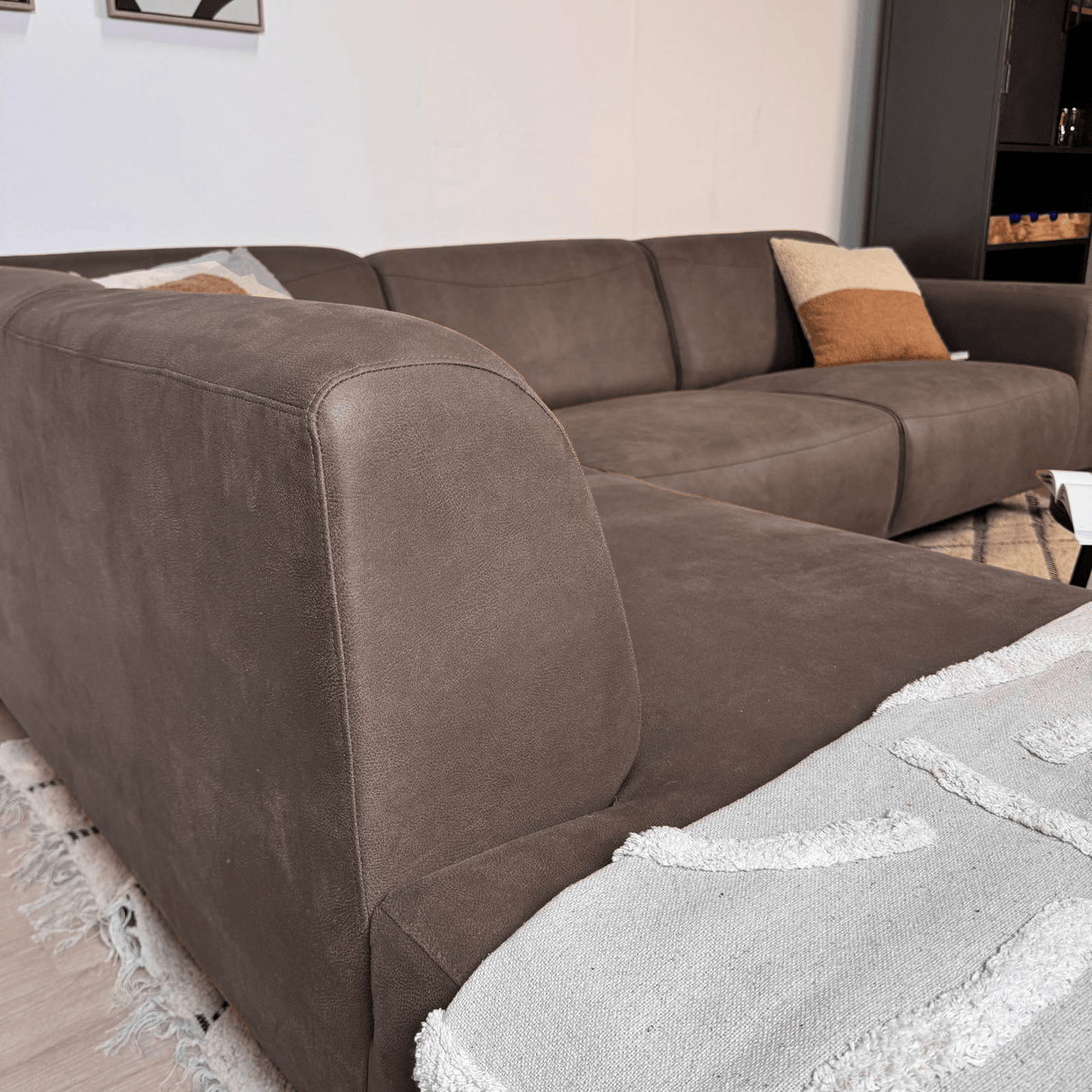 Canapé d'angle Barin anthracite robuste en cuir écologique à gauche 