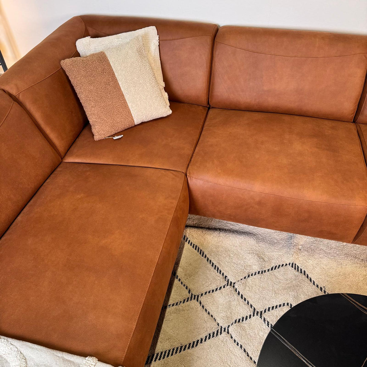 Canapé d'angle Barin cognac robuste en cuir écologique à droite 