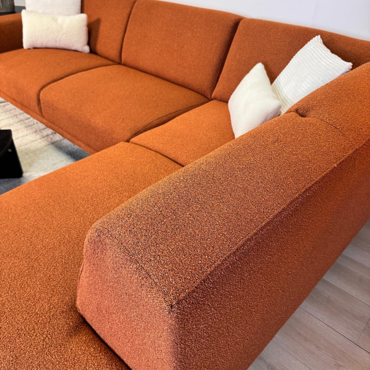Canapé d'angle Maël en tissu bouclé couleur terracotta - droit 