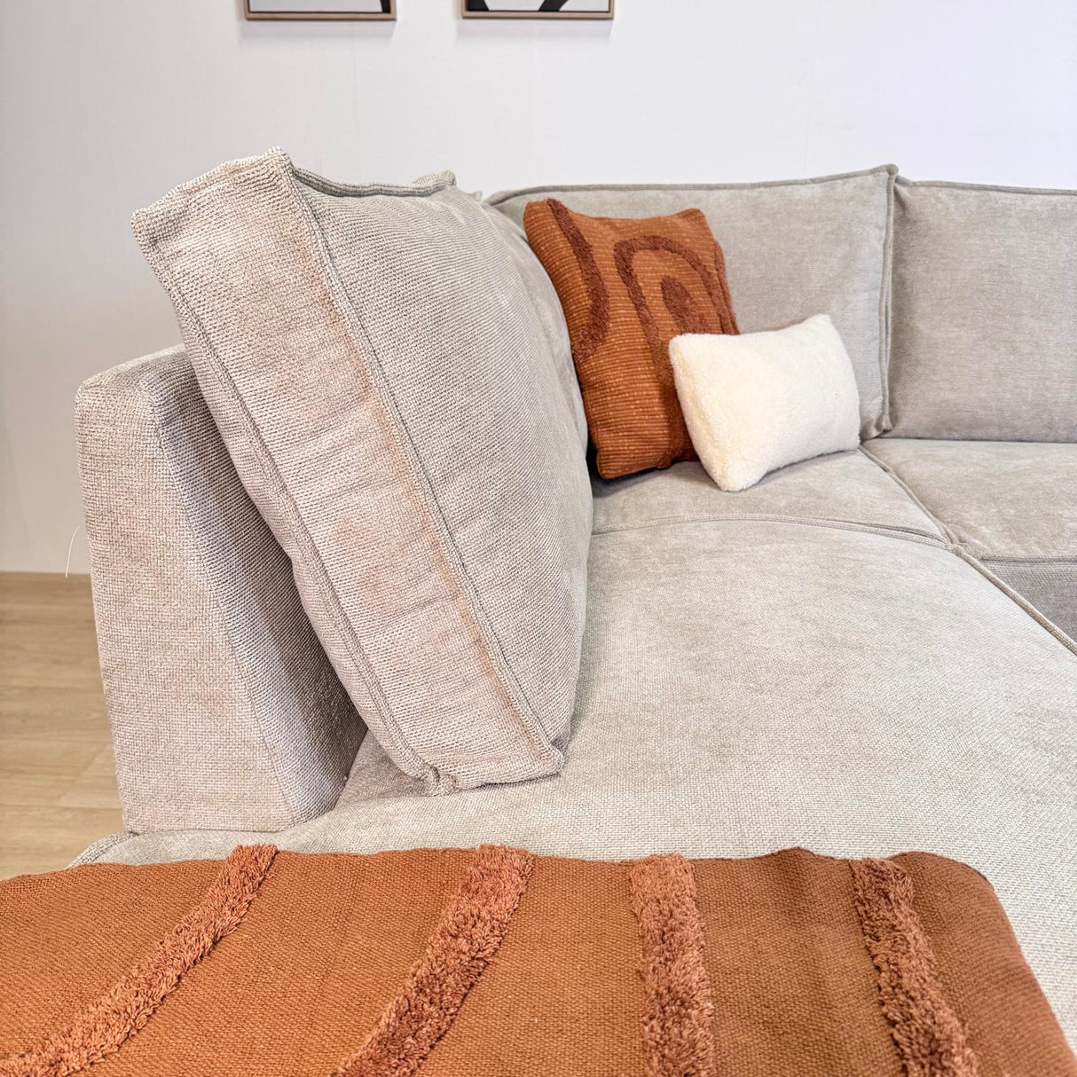 Canapé d'angle avec chaise longue beige en chenille Yara - gauche 
