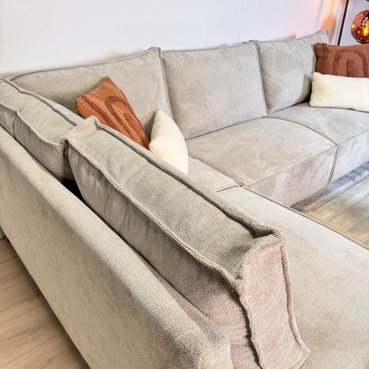 Canapé d'angle avec chaise longue beige en chenille Yara - gauche 