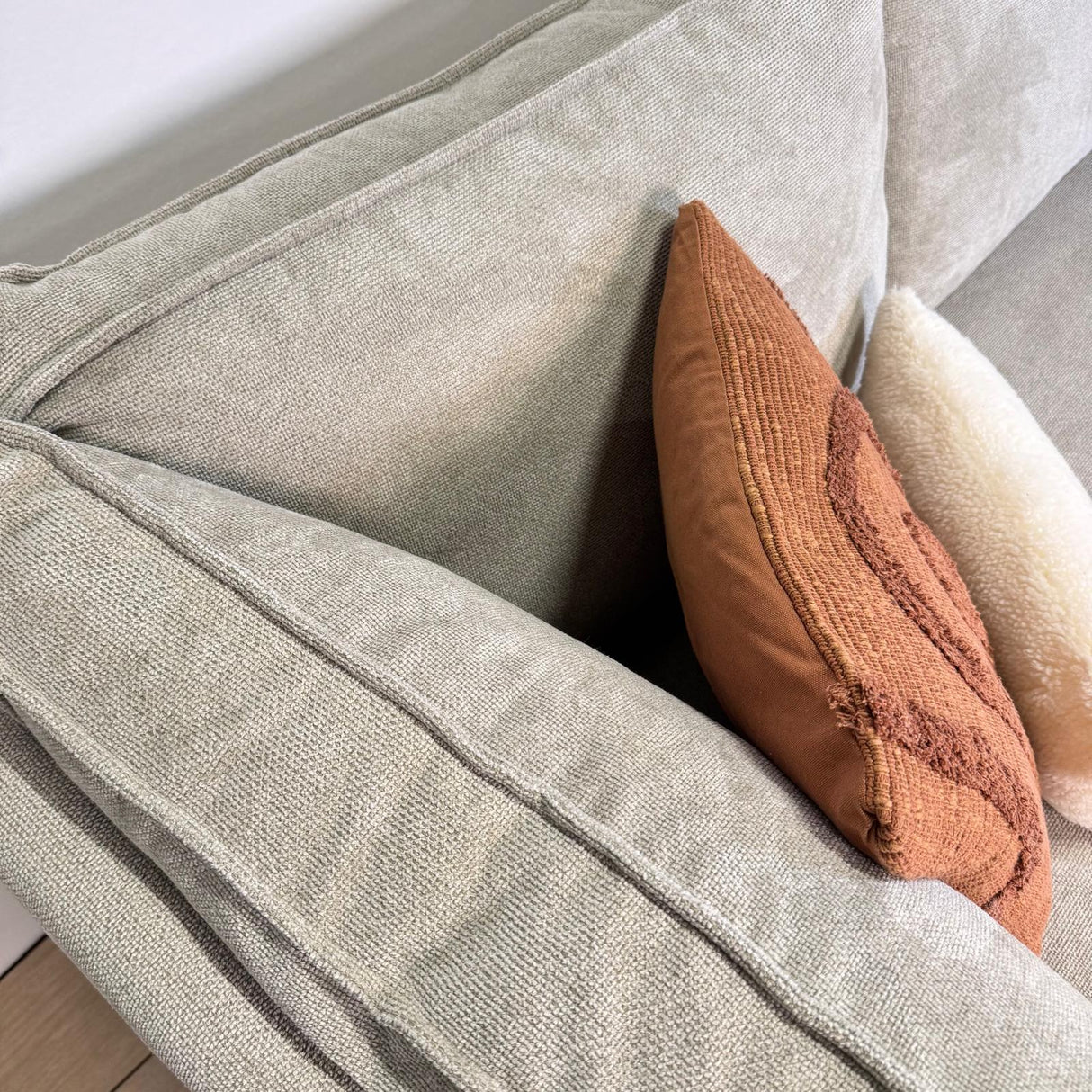Canapé d'angle avec chaise longue beige en chenille Yara - gauche 