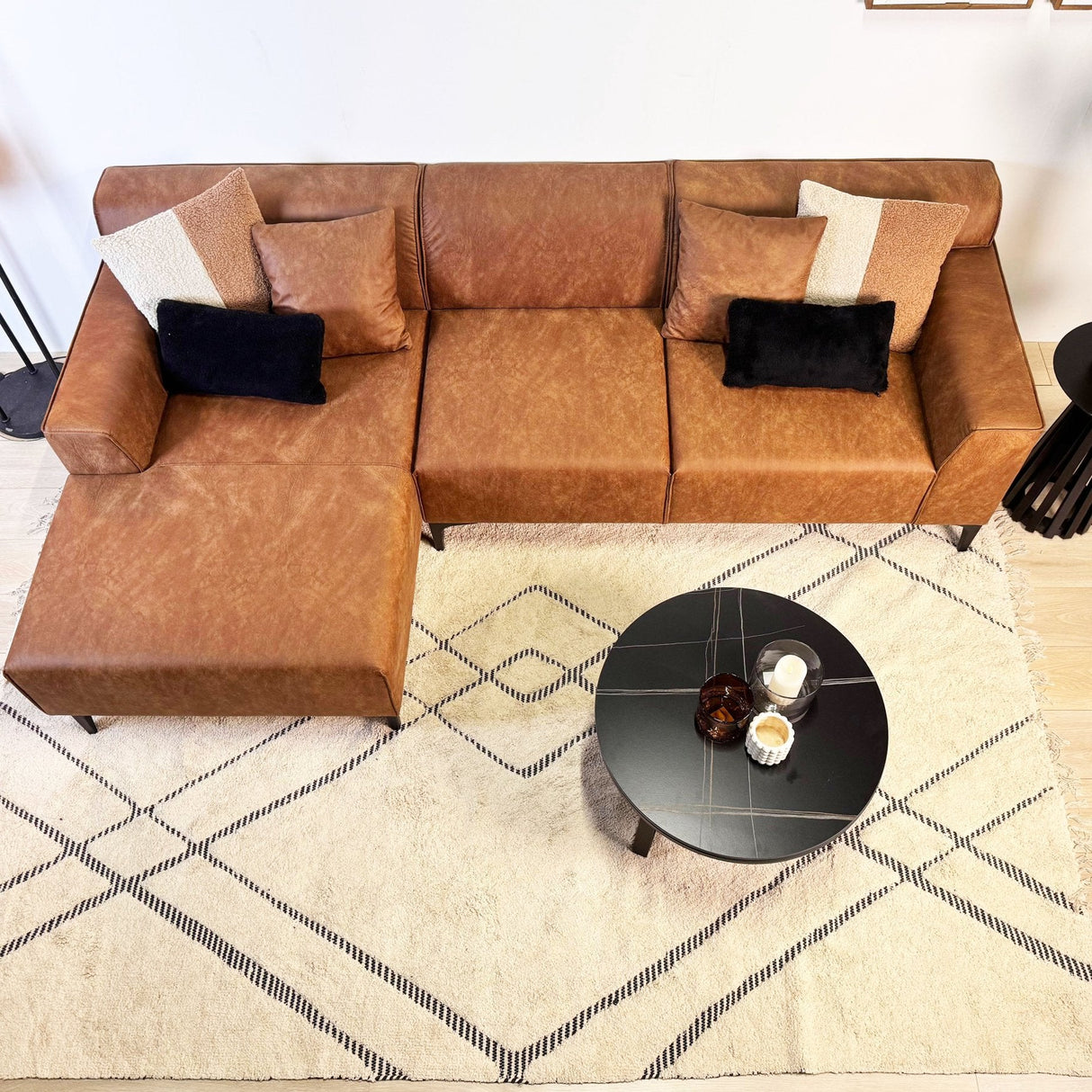 Canapé d'angle avec salon compact en microfibre cognac Davidson - gauche 